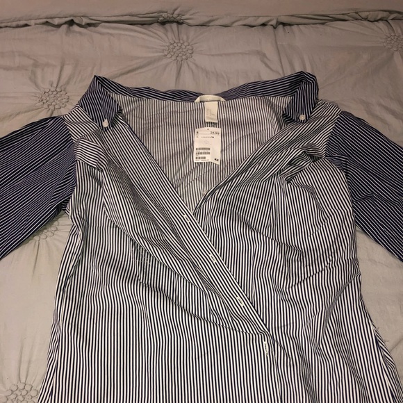 Asymetrical striped off-the-shoulder blouse - Picture 3 of 5